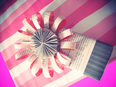 newspaper-gift-wrapping1