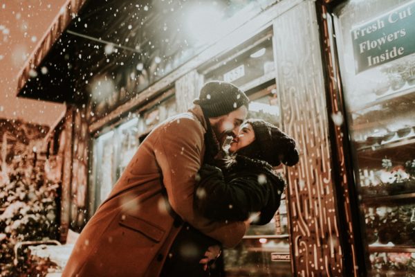 un beso inesperado te da la felicidad